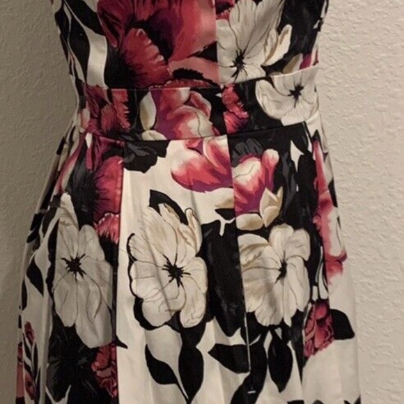 White House Black Market Magenta Floral Princess Rockabilly Dress Women's Size 2 - Picture 4 of 14